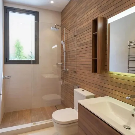 Unique Newly Built State-of-the-art Apartment *